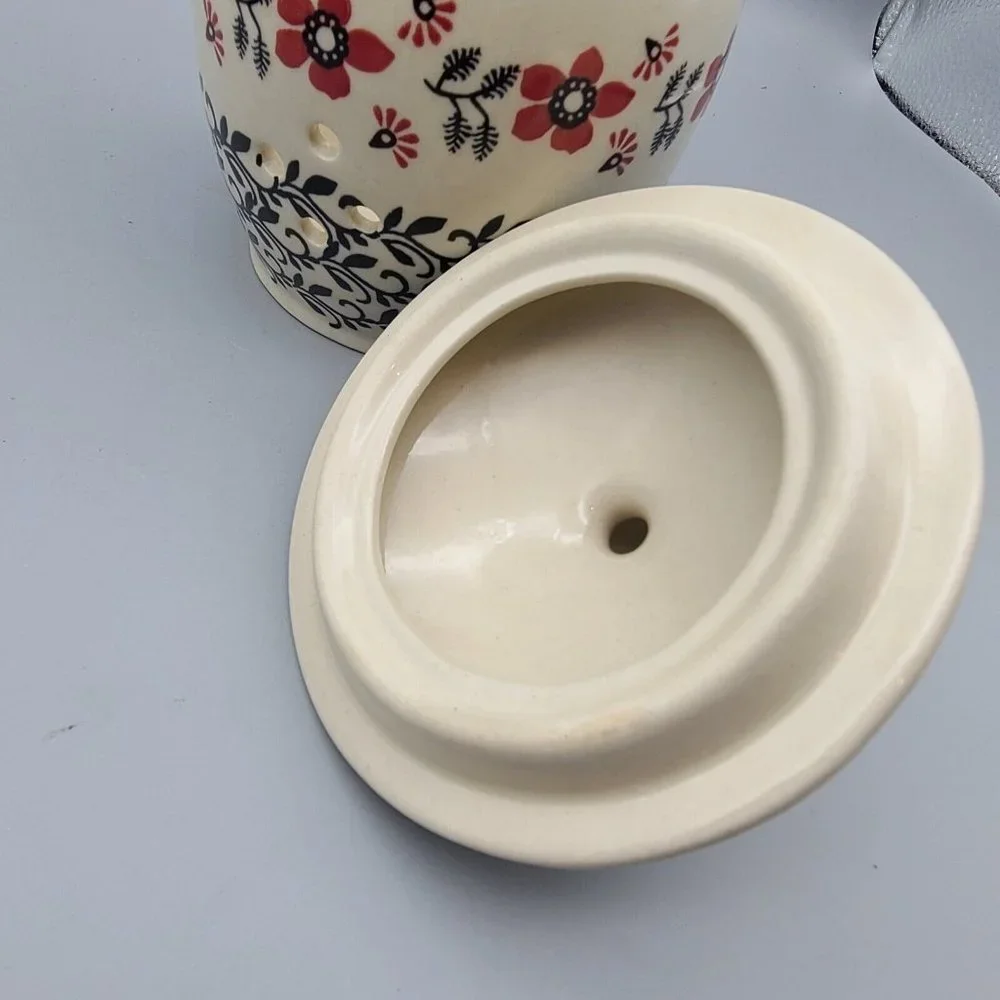 Polish Pottery Garlic and Onion Jar with lid 7